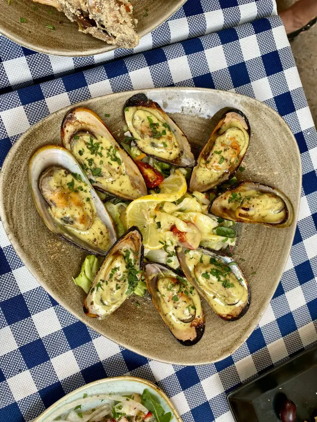 BookNoFees: Ravintola – Mythos the Greek – Budapest – Mythos, kreikkalainen, kuva 3
