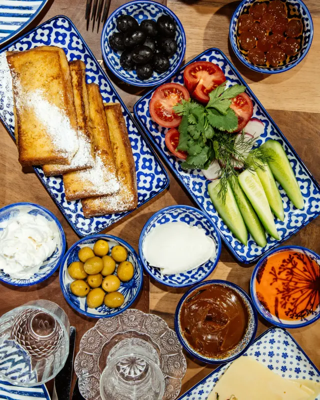 BookNoFees: Ravintola – Mythos the Greek – Budapest – Mythos, kreikkalainen, kuva 2