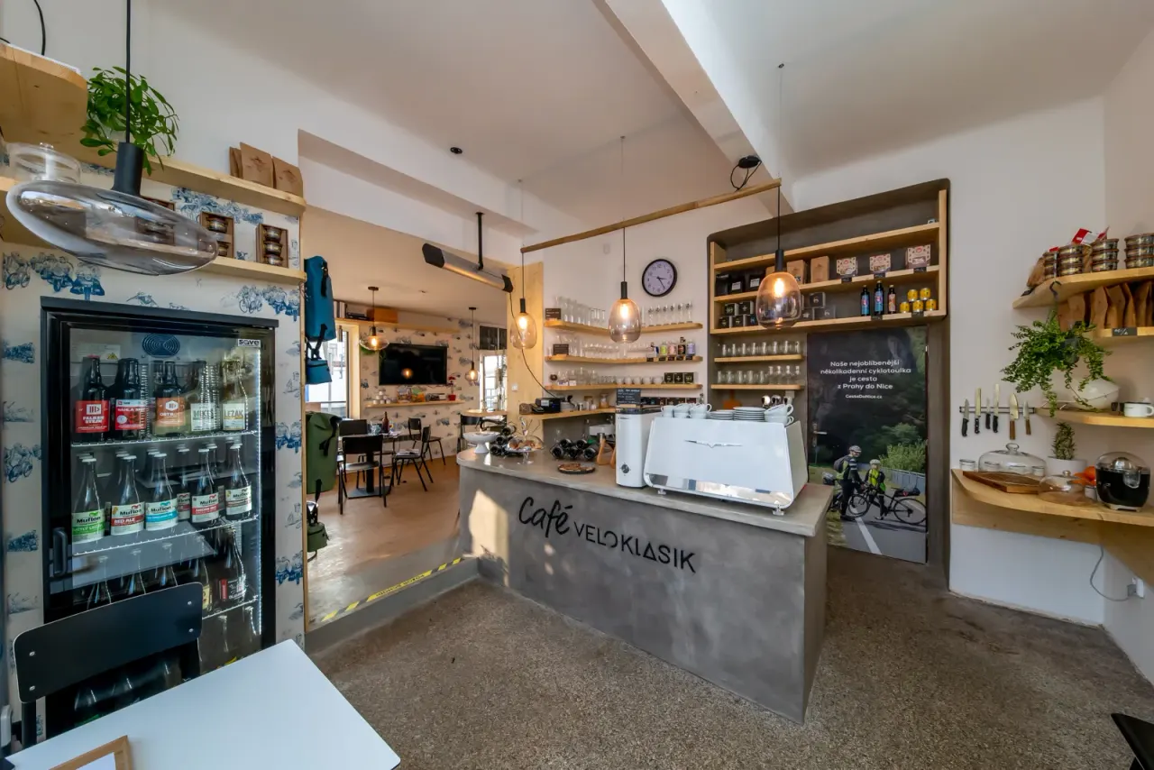BookNoFees: Kahvila – Café Veloklasik – Prague – Café Veloklasik, kuva 1