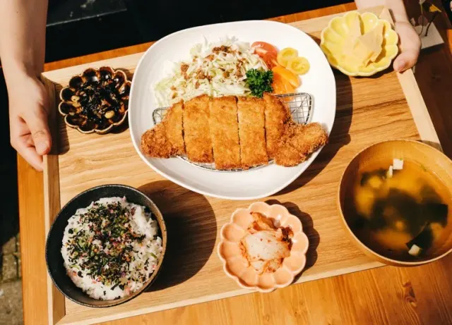 BookNoFees: Ravintola – ISSHIN – Amsterdam – Seitsemästoista, kuva 2