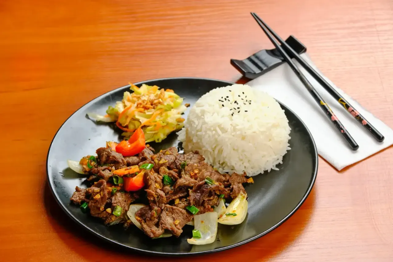 BookNoFees: Ravintola – Dang Muoi – Budapest – Ikäihmiset, kuva 1