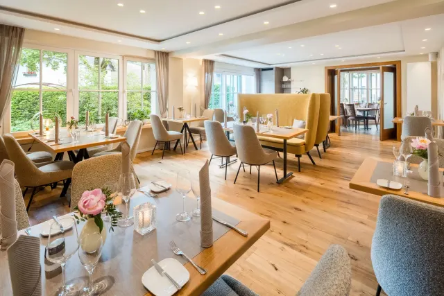 BookNoFees: Ravintola – Landgasthof Kleiner – Sundern-Stockum – Kleiner-maaseutumajatalo, kuva 2
