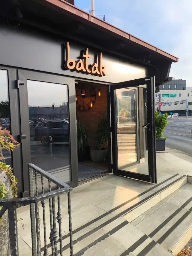 BookNoFees: Ravintola – Batak – Zagreb – Tyhmä, kuva 2