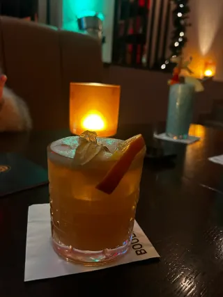 Ravintola – BookNoFees: kuva arvostelusta, jonka Valentina Pfenning on kirjoittanut kohteesta Boulevard 55