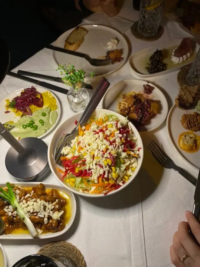 BookNoFees: Ravintola – Griffin Bomonti – Istanbul – Griffin Bomonti, kuva 2