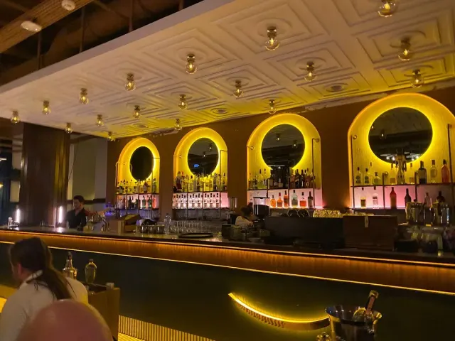 BookNoFees: Ravintola – Griffin Bomonti – Istanbul – Griffin Bomonti, kuva 3