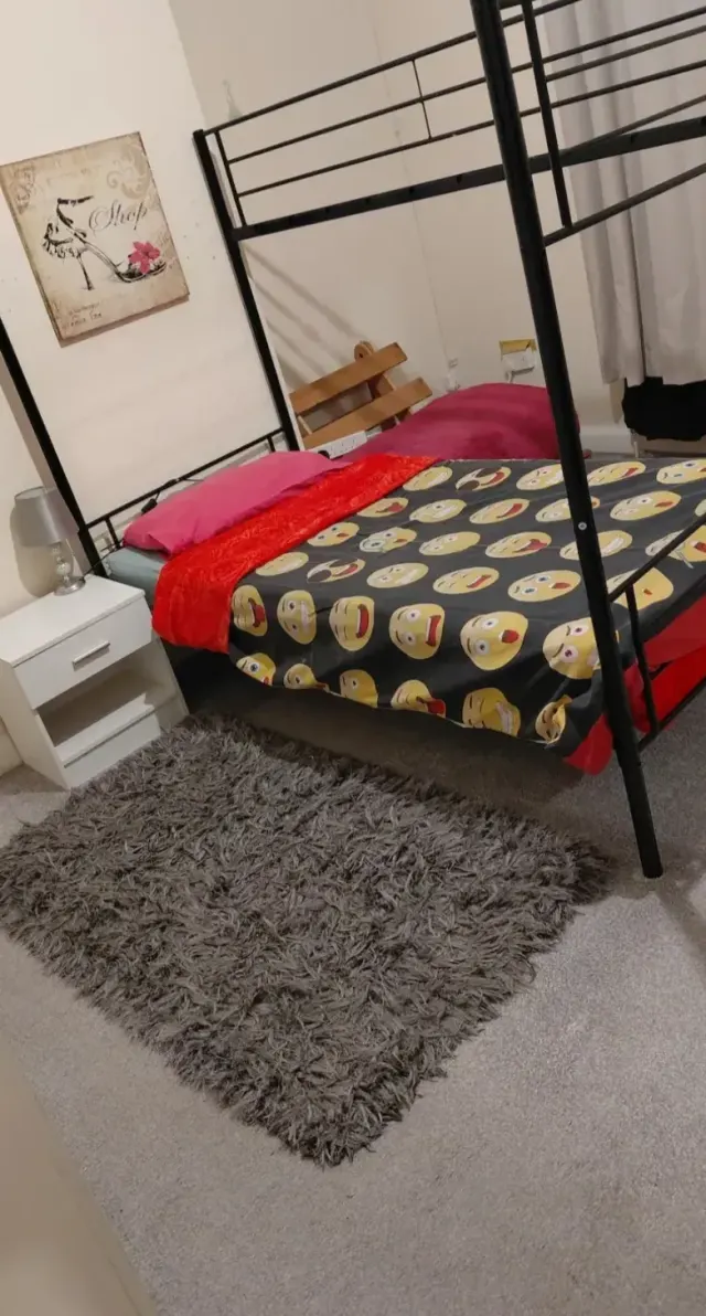 BookNoFees: Huone talossa Leedsissä – Leeds