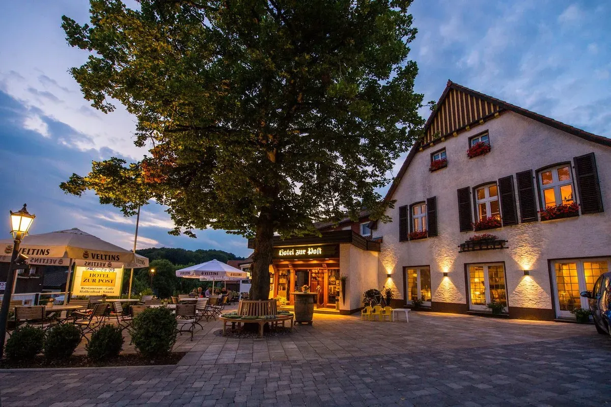 BookNoFees: Ravintola – Restaurant zur Post – Balve-Eisborn – Ravintola Zur Post, kuva 1