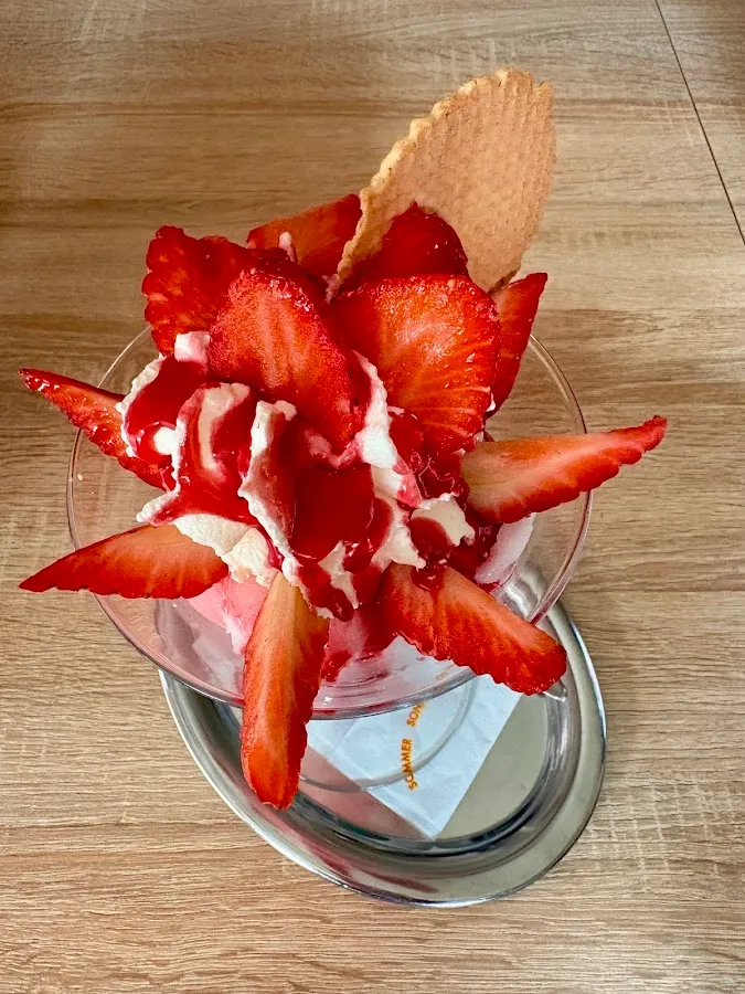 BookNoFees: Ravintola – Eis Café Cortina – Sprockhövel – Tässä on Café Cortina, kuva 1