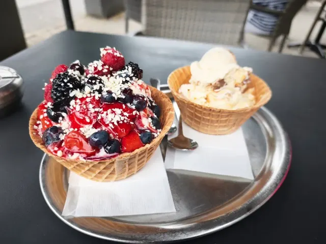 BookNoFees: Jäätelö – Eiscafé Bambi – Freudenberg – Jäätelökahvila Bambi, kuva 2