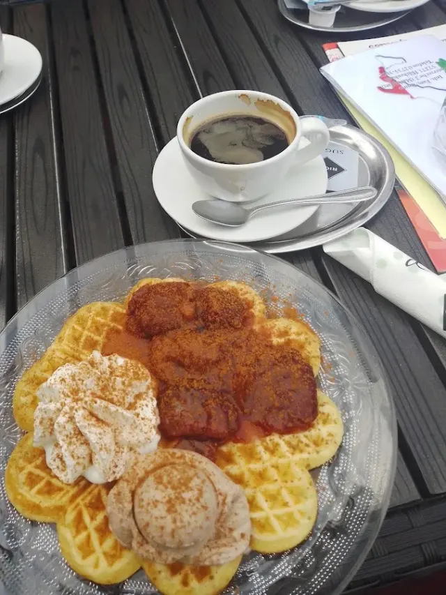 BookNoFees: Jäätelö – Eiscafe Cortina – Hilchenbach – Eiscafe Cortina, kuva 3