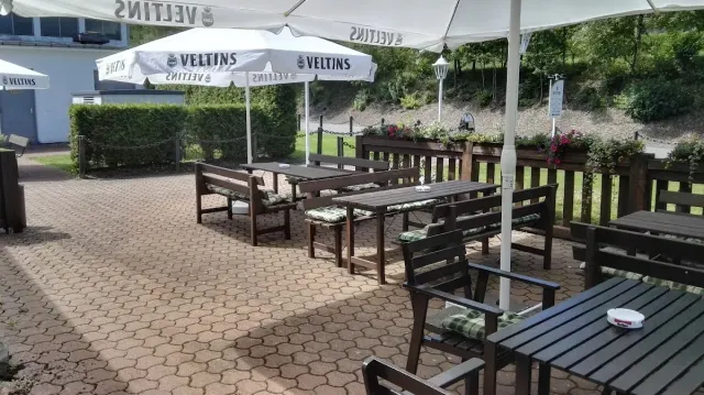 BookNoFees: Gasthaus Zur Lore, Bestwig