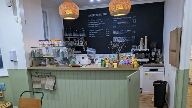 BookNoFees: Kahvila – Apple Tree Children’s Cafe – London – Apple Tree -lastenkahvila, kuva 3
