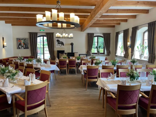 BookNoFees: Ravintola – Hotel & Gaststätte Zur Borke – Neuenrade-Affeln – Hotelli ja ravintola Zur Borke, kuva 2