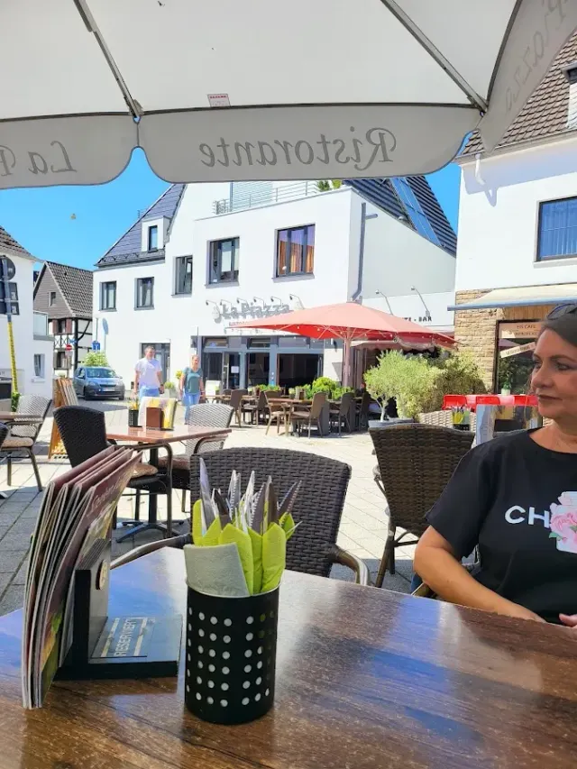 BookNoFees: Ravintola – La Piazza Ristorante – Herdecke – La Piazza -ravintola, kuva 2