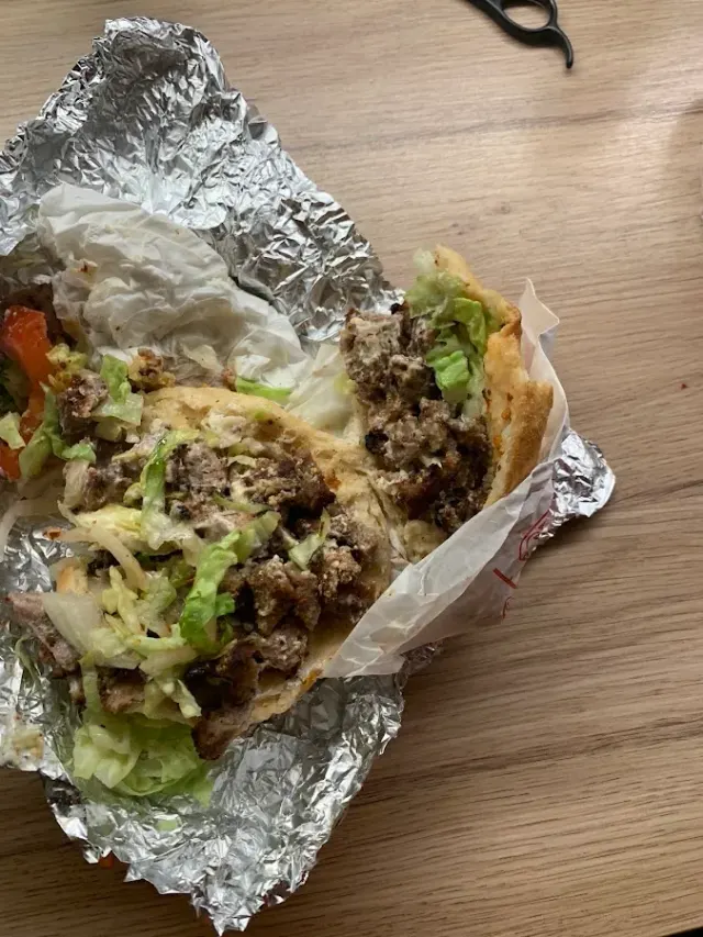 BookNoFees: Välipalabaari – Anatolia – Bratislava – Anatolia, kuva 2