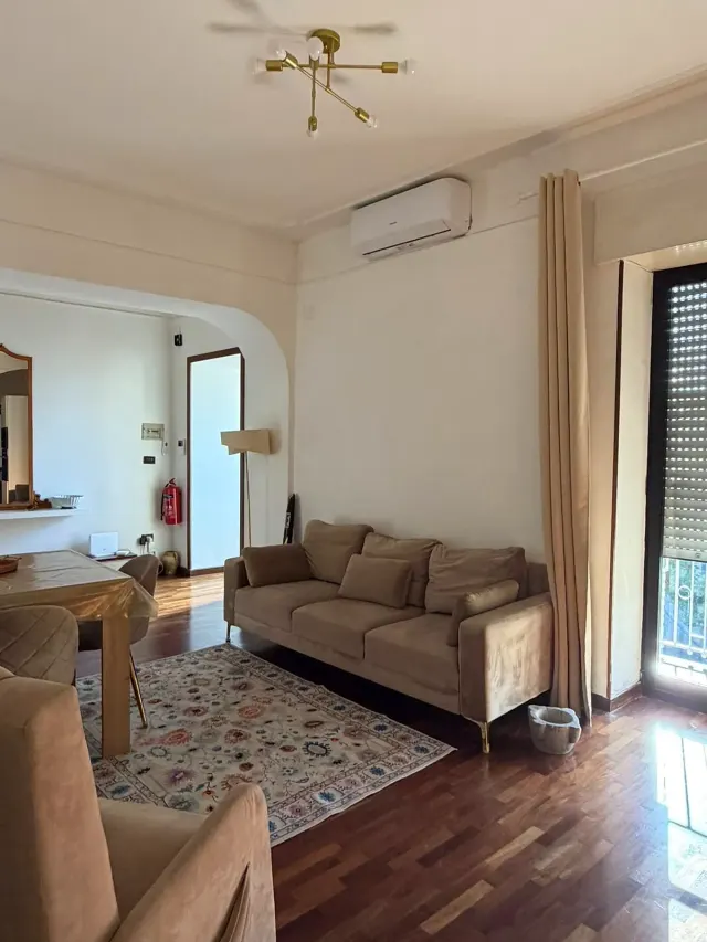 BookNoFees: Elegant lägenhet vid havet med balkong – Castellammare Di Stabia