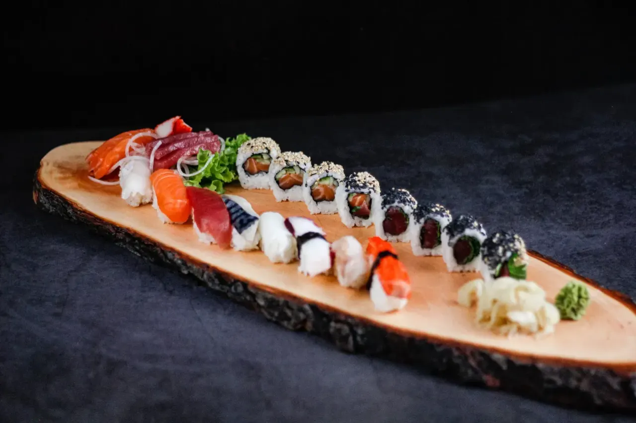 BookNoFees: Restaurang – Hitomi Sushi Bar – Meschede – Hitomi Sushi Bar, bild 1