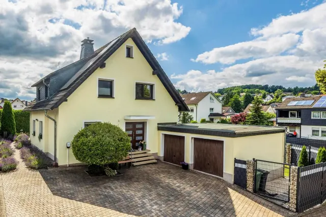 BookNoFees: Semesterlägenheten Sonnenblick och Relax – Nieder-Röhre