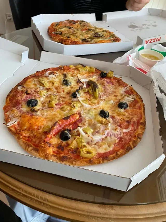 BookNoFees: Restaurang – Etna Pizzeria – Wenden – Etna Pizzeria, bild 3