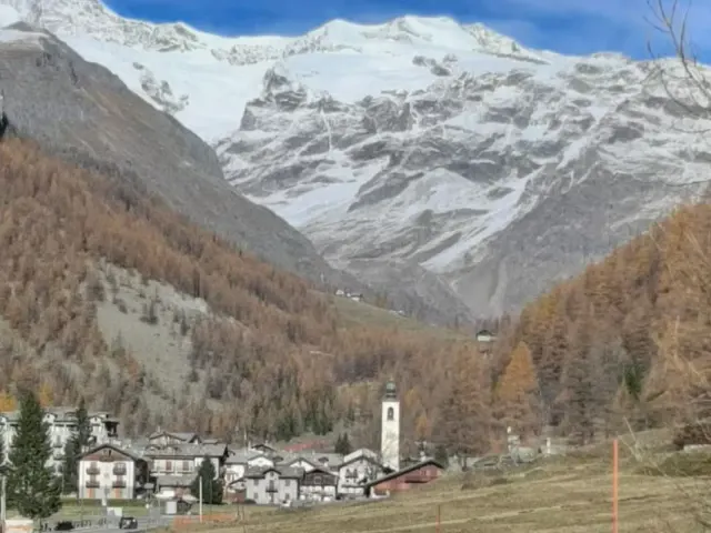 BookNoFees: Mysigt hus med öppen spis och bergutsikt – Gressoney-La-Trinité