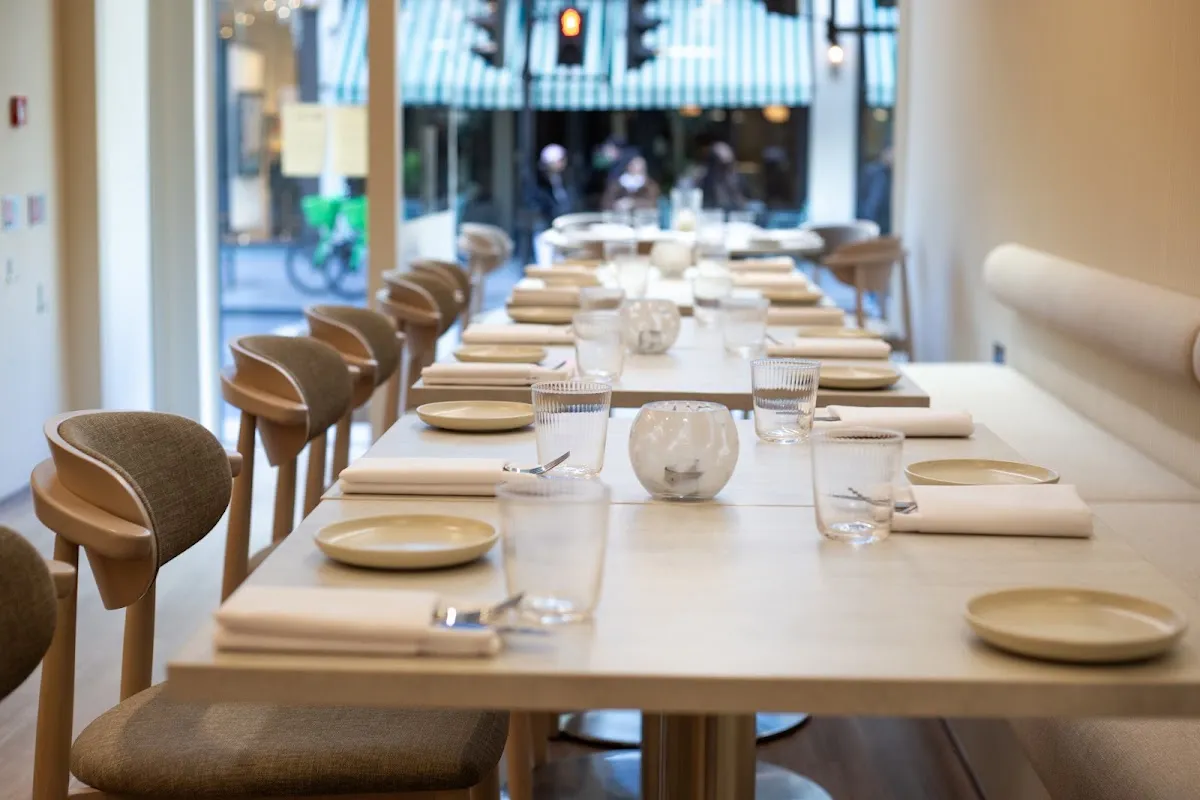 BookNoFees: Restaurang – Botwa restaurant Notting Hill – London – Restaurang Botwa i Notting Hill, bild 1