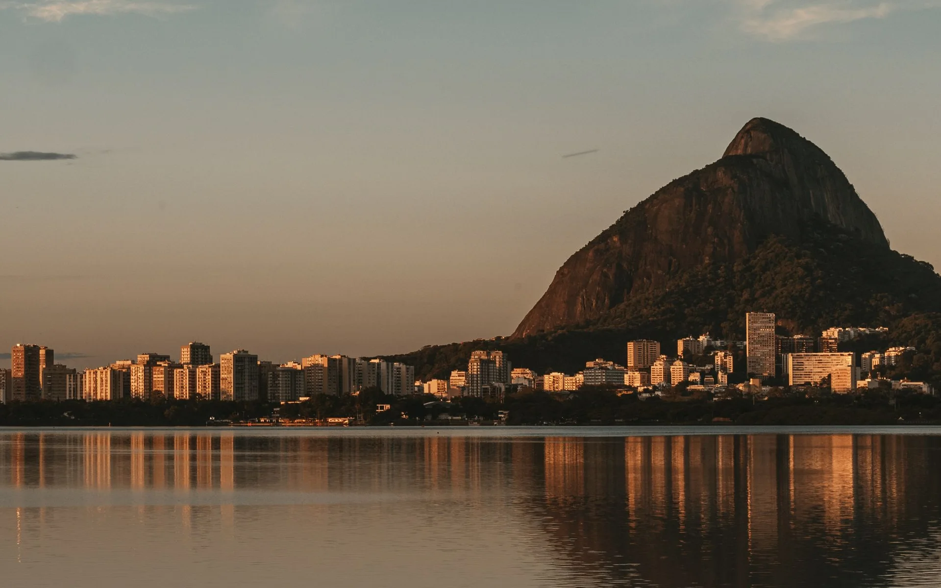 Rio de Janeiro och Sockertoppen vid solnedgången